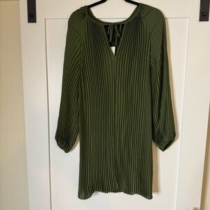 Banana Republic Olive green pleated long sleeve dress
